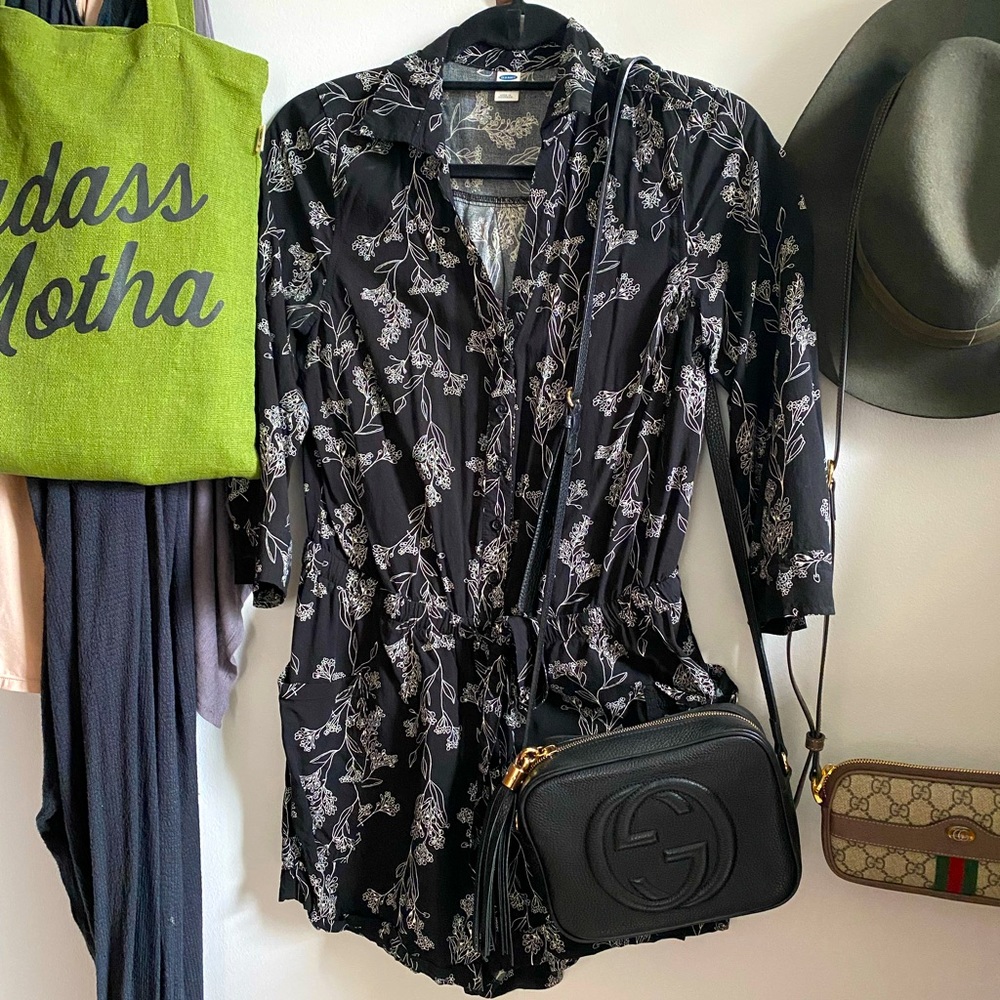 3/4 sleeve black and white romper. Old navy. Small